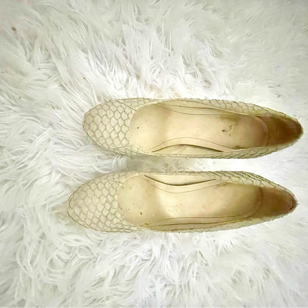 Good conditions heels